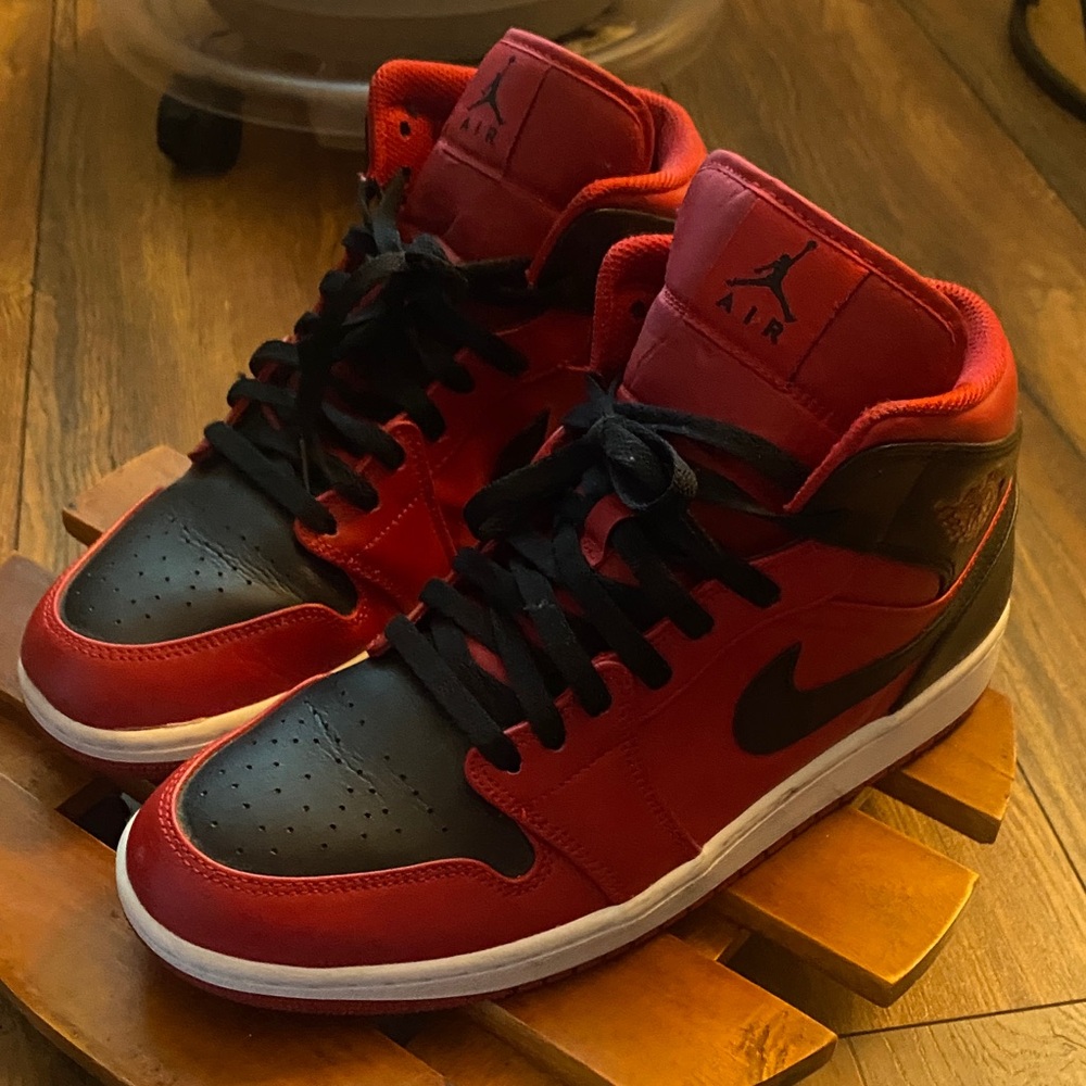 Jordan 1 Men's "Reverse Bred" - Picture 4 of 8